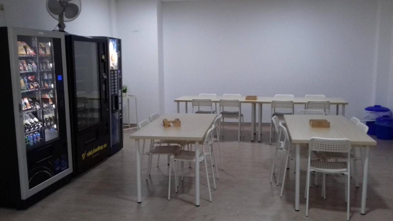 Albergue O Trisquel โอ เปโดรว์โซ ภายนอก รูปภาพ